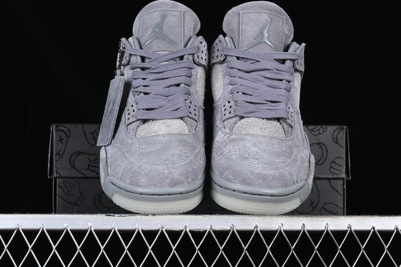 Versão OG Air Jordan 4 Cool Grey