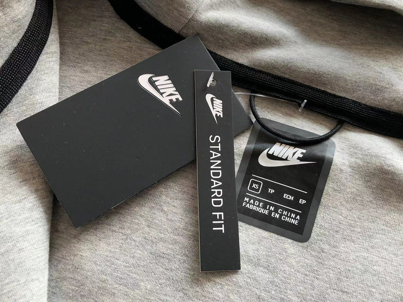 NIKE TECH FLEECE