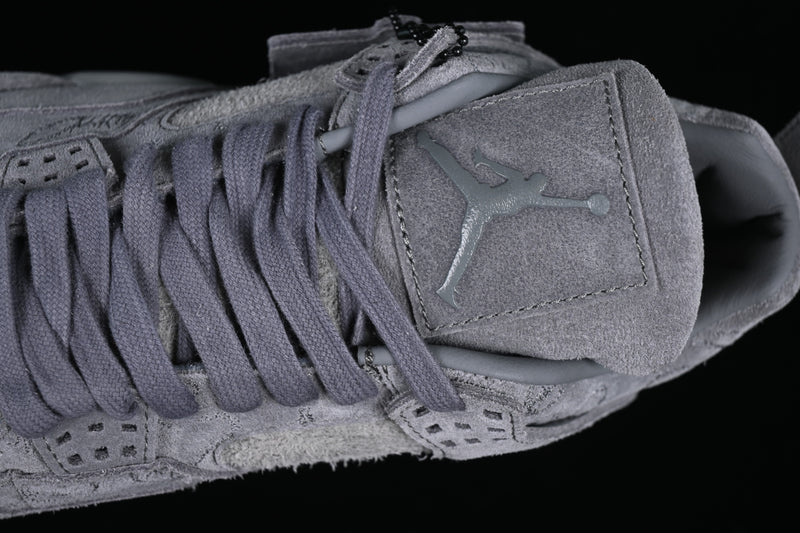 Versão OG Air Jordan 4 Cool Grey