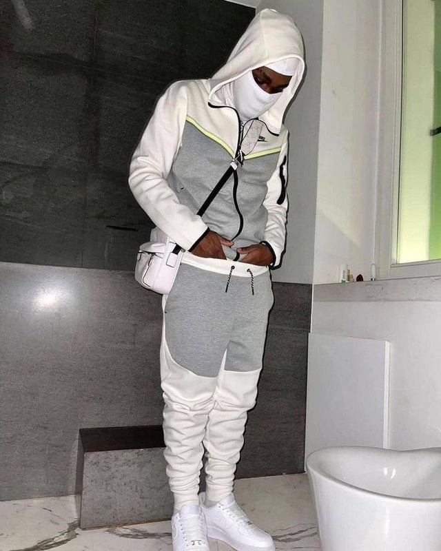 NIKE TECH FLEECE