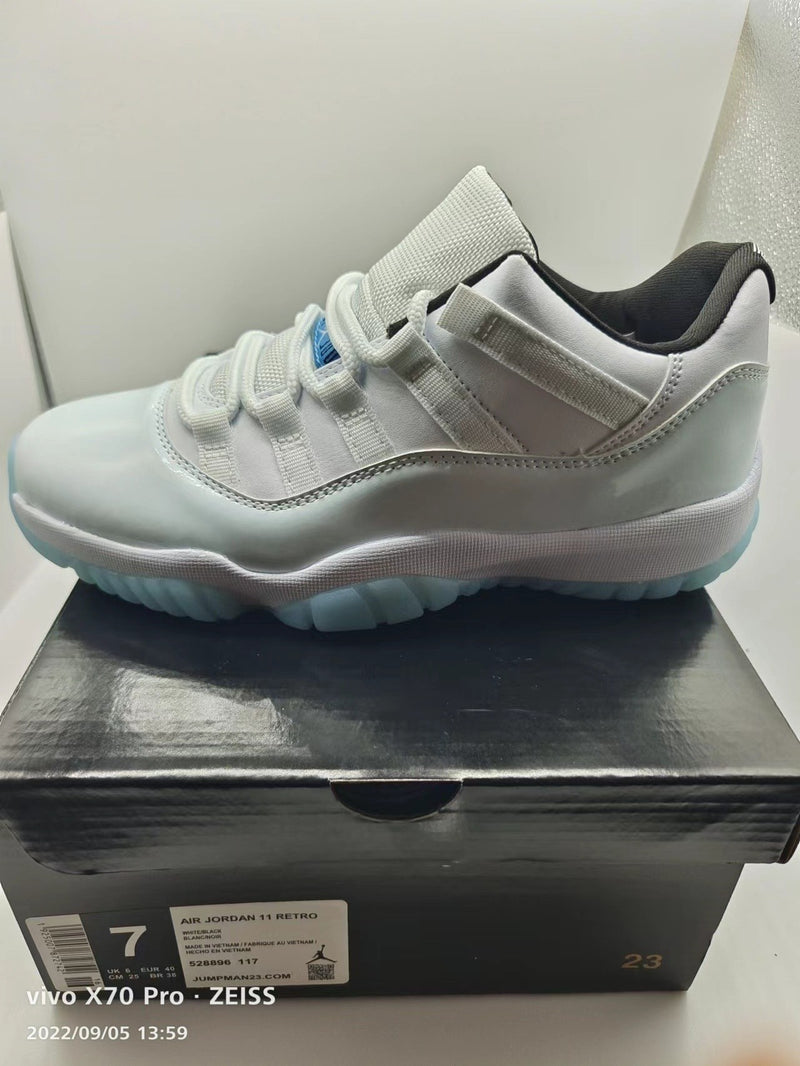 Jordan 11 LOW "Legend Blue"