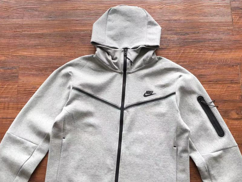 NIKE TECH FLEECE