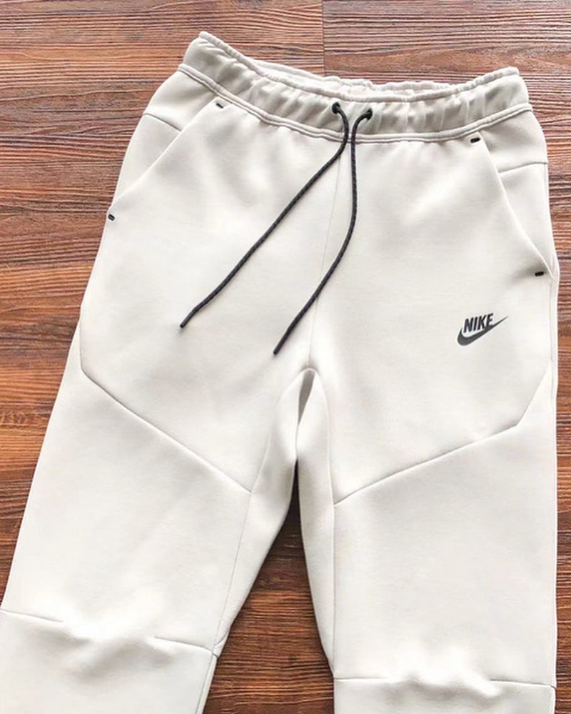 NIKE TECH FLEECE CREMY