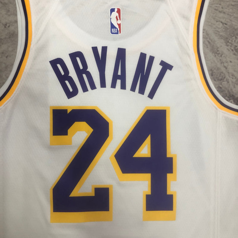 Lakers 24 KOBE BRYANT