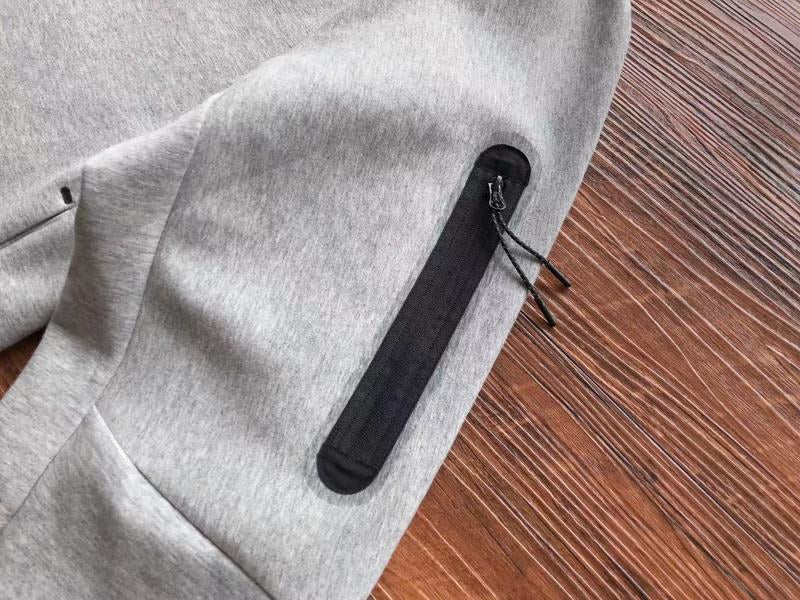 NIKE TECH FLEECE