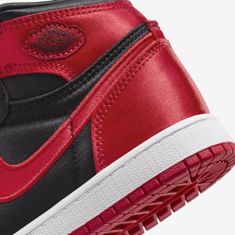 AIR JORDAN 1 HIGH OG "SATIN RED"