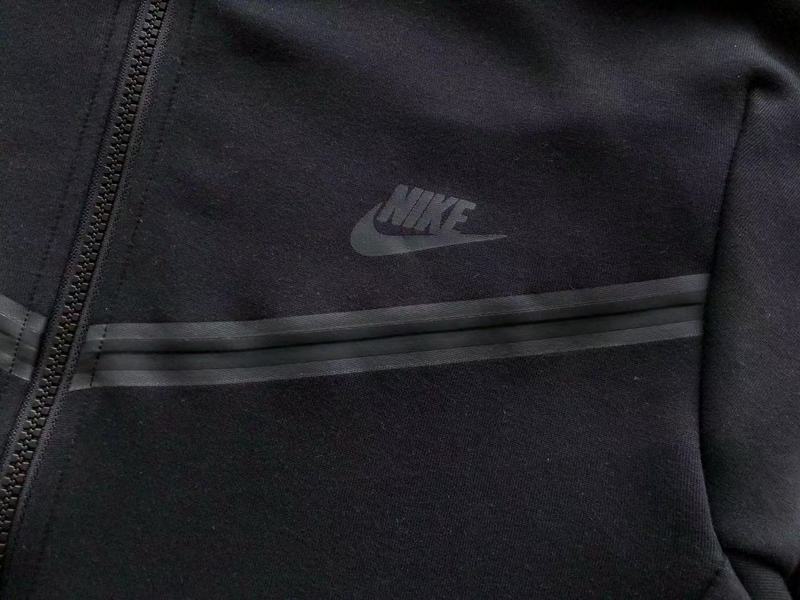 NIKE TECH FLEECE