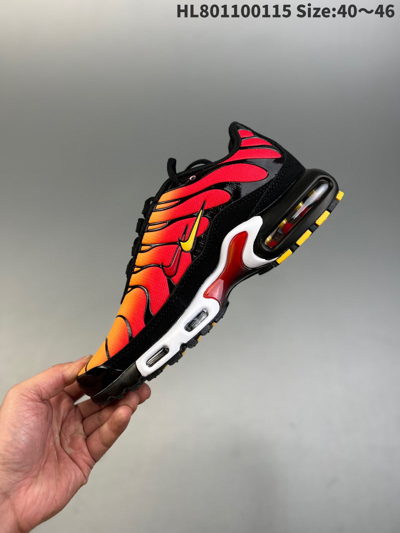 Nike Air Max PLUS