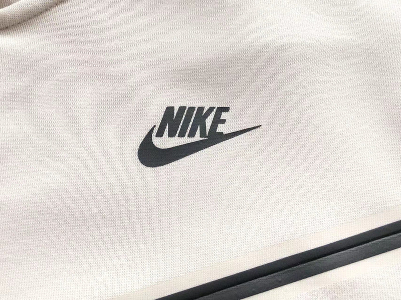 NIKE TECH FLEECE CREMY