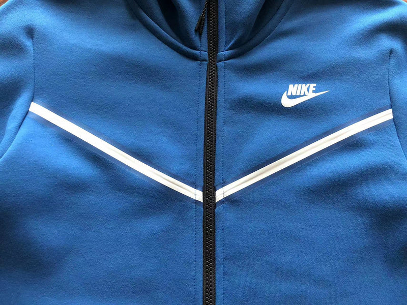 NIKE TECH FLEECE