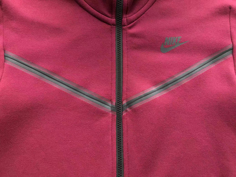 NIKE TECH FLEECE