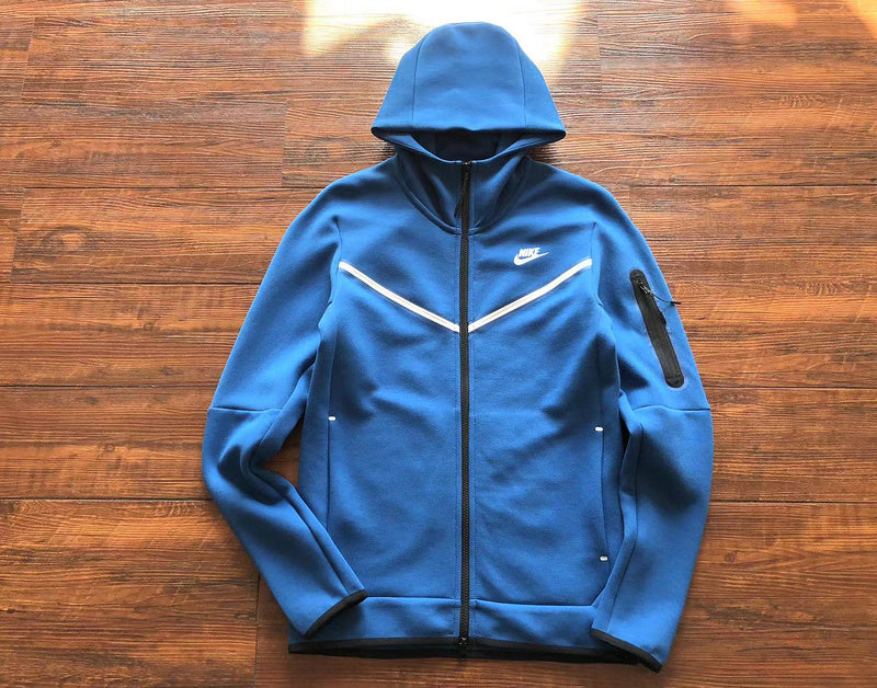 NIKE TECH FLEECE