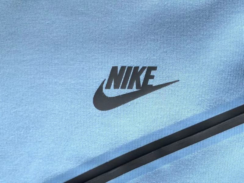 NIKE TECH FLEECE