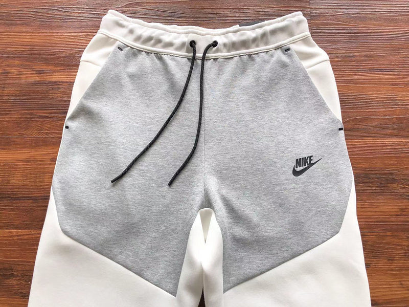 NIKE TECH FLEECE