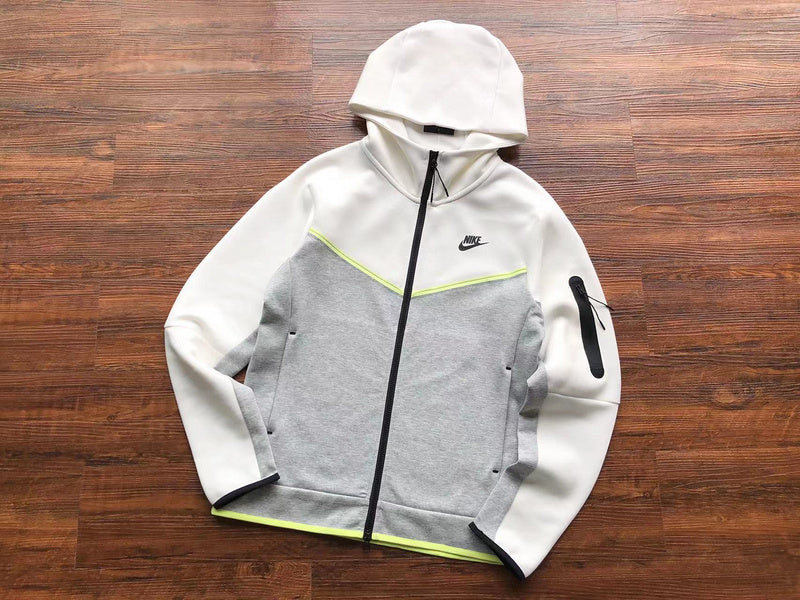 NIKE TECH FLEECE