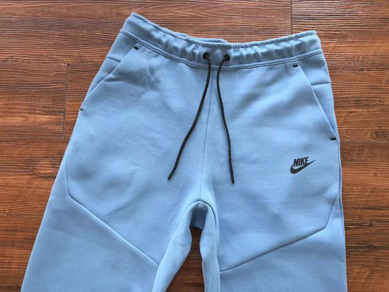 NIKE TECH FLEECE