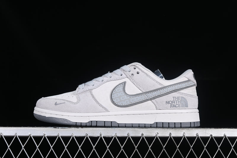 Nike Dunk Low SB x The North Face