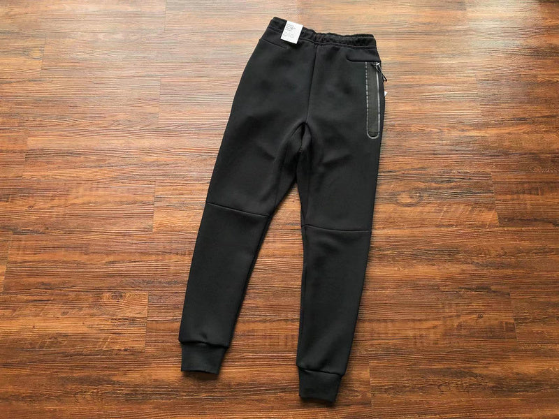 NIKE TECH FLEECE