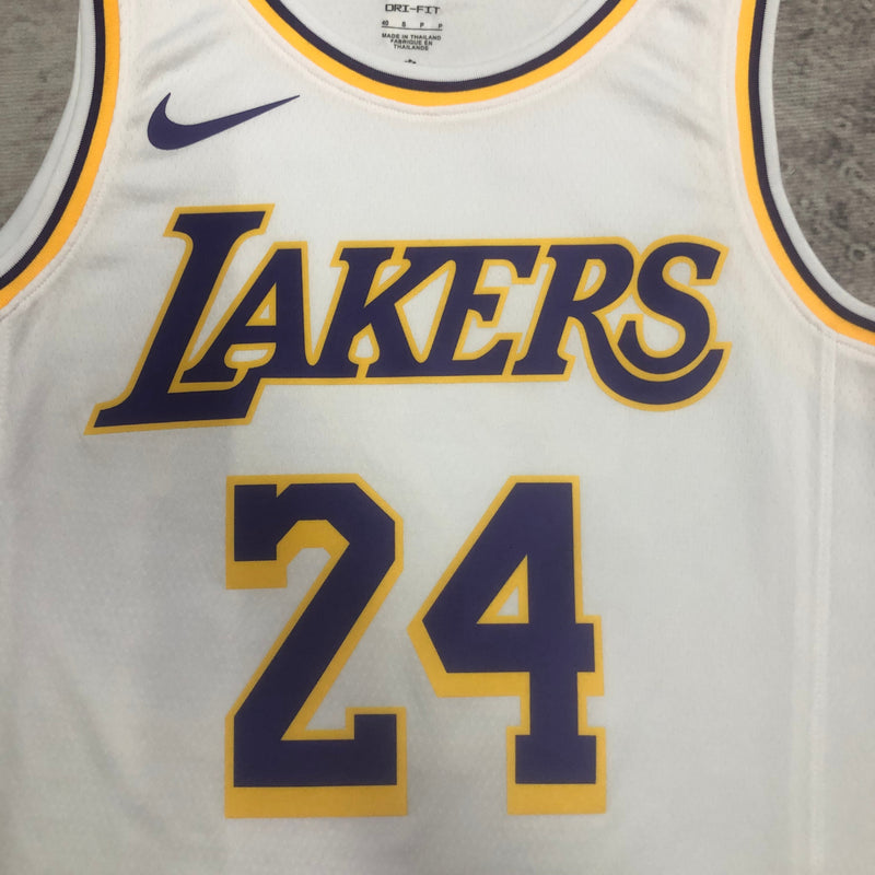 Lakers 24 KOBE BRYANT