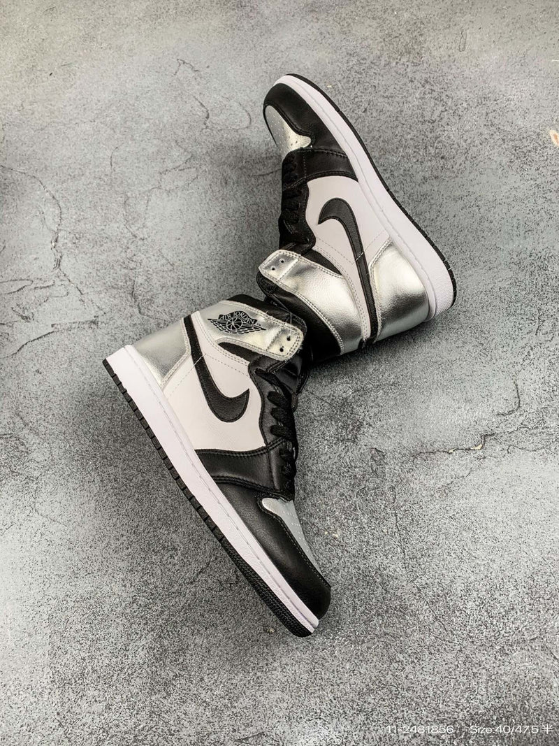 AIR JORDAN 1 HIGH "SILVER TOE"