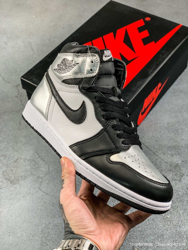 AIR JORDAN 1 HIGH "SILVER TOE"