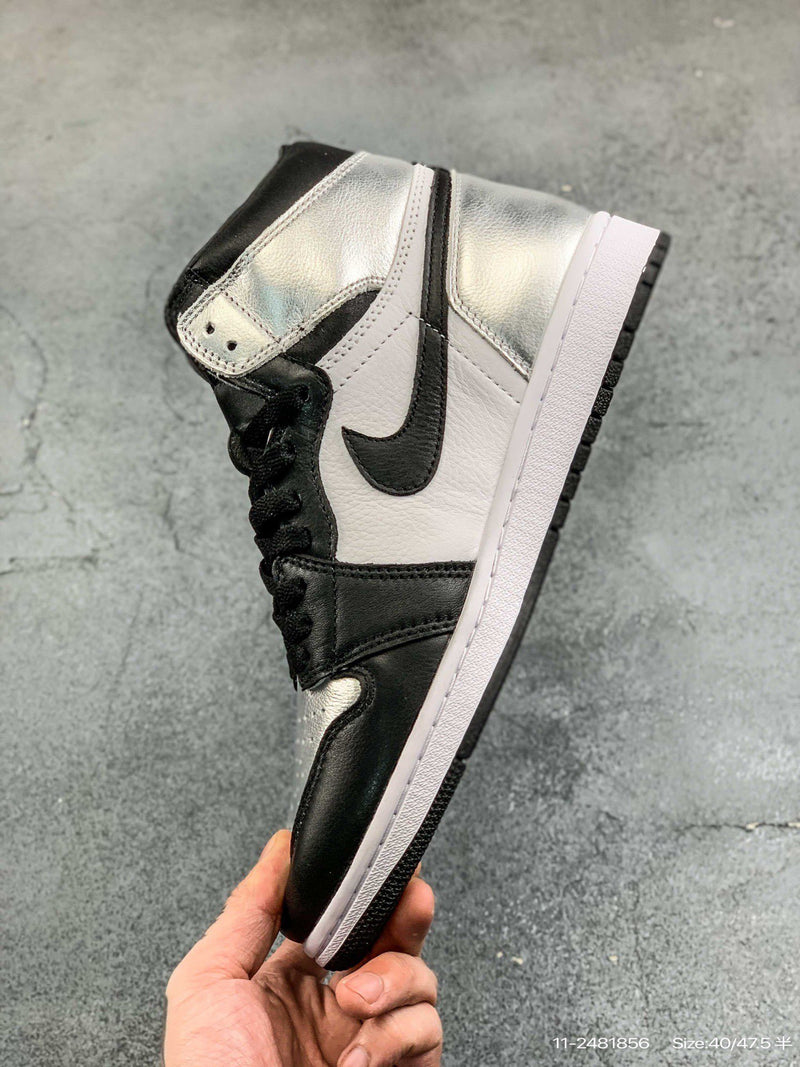 AIR JORDAN 1 HIGH "SILVER TOE"